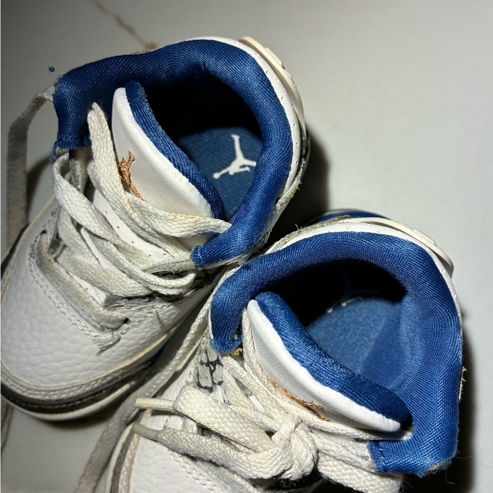 Jordan Kids White and Blue Sneakers - Picture 5 of 6